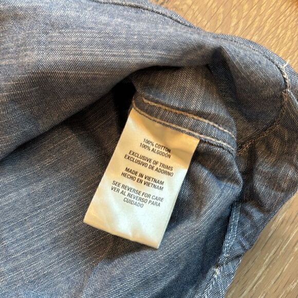 Men's Medium Woolrich Short Sleeve Button Down Shirt - Picture 5 of 5